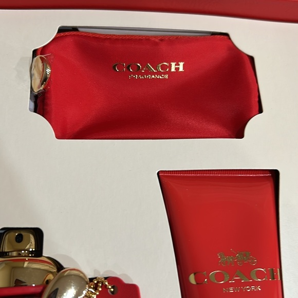 COACH 4-Pc. Love Eau de Parfum Gift Set - Picture 8 of 10